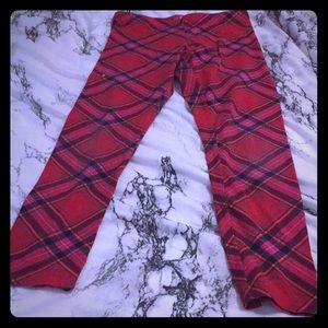 I am selling these plaid leggings